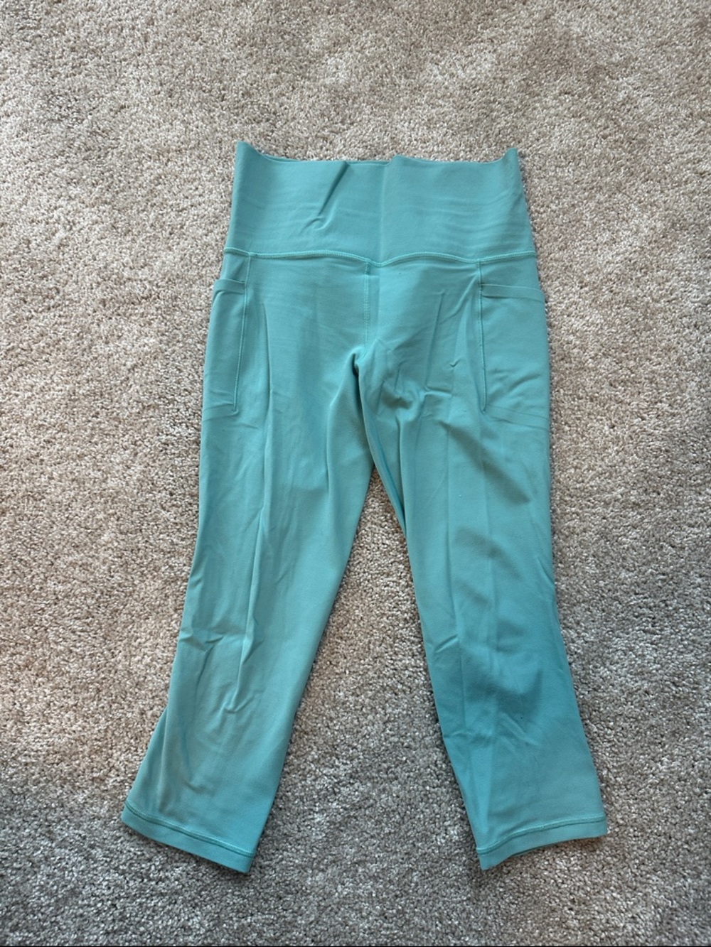 Athleta Salutation Stash Capri in Aqua